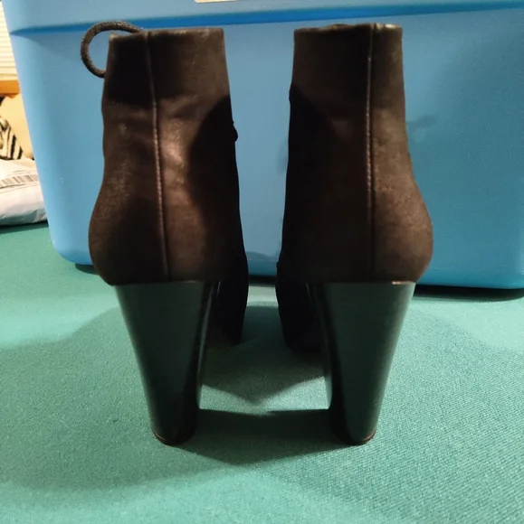 Lace Up Black Boots - Picture 3 of 4